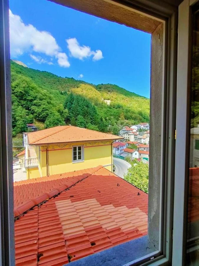 Hotel Palazzo Del Doma - Lake Vagli Vagli di Sotto ภายนอก รูปภาพ