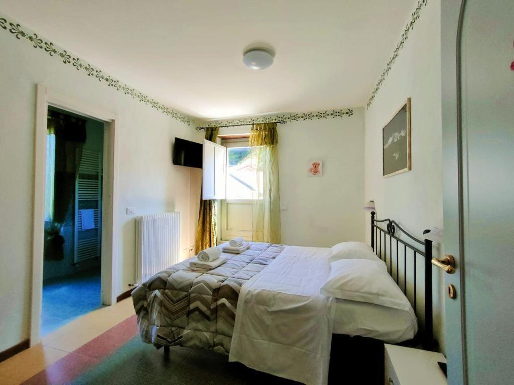 Hotel Palazzo Del Doma - Lake Vagli Vagli di Sotto ภายนอก รูปภาพ